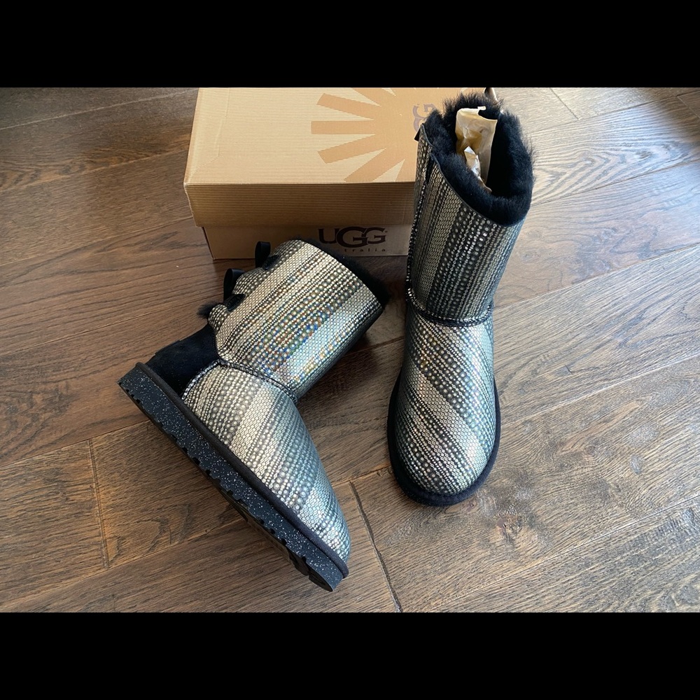 $$SOLD$$ UGG boots Bailey Bow Bling